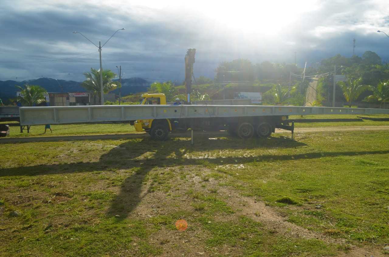 Camacã: Postes dos Refletores do Estádio Ribeirão já chegaram na cidade

